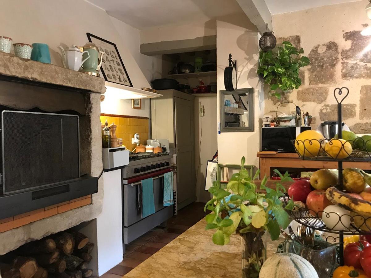 수즈-라-루스 Les Aiguieres En Provence B&B 외부 사진