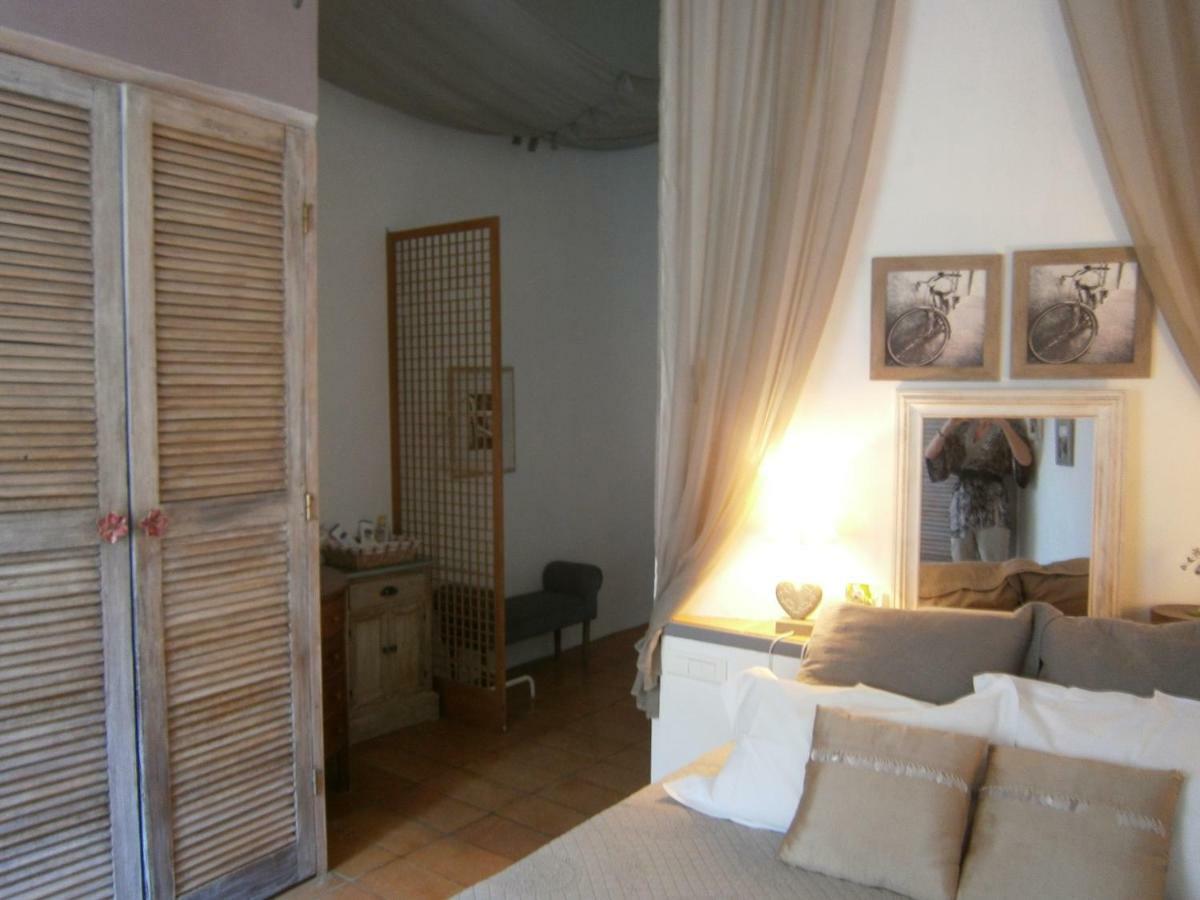수즈-라-루스 Les Aiguieres En Provence B&B 외부 사진