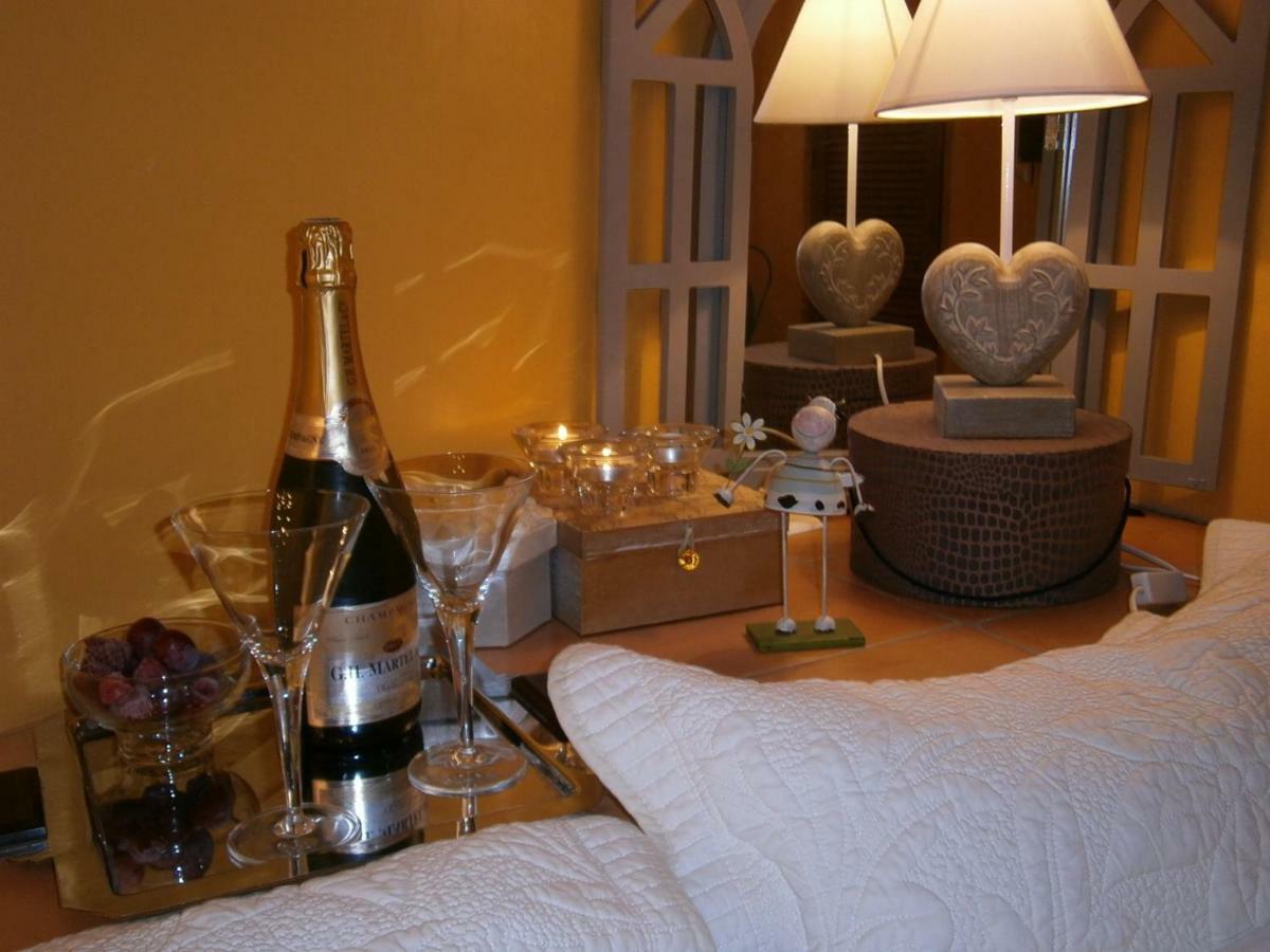 수즈-라-루스 Les Aiguieres En Provence B&B 외부 사진
